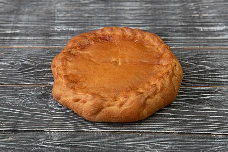 Пирог с зеленым луком и яйцом