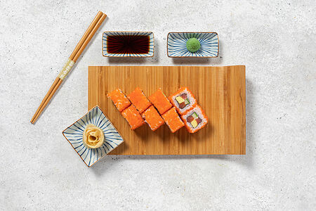 Калифорния с лососем