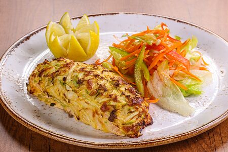 Семга, запеченная в кабачках