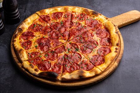 Пицца Пикантная на тонком тесте