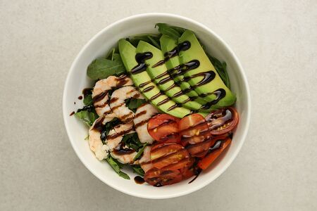 Зеленый салат с креветками