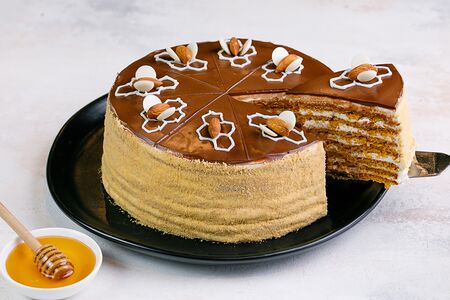 Торт медовый