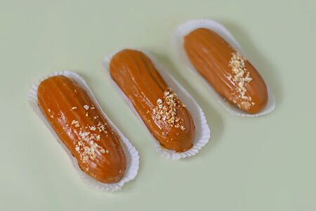 Эклер Карамель