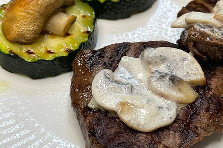 Медальоны из молодой говядины