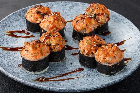 Ролл запеченный с копченым лососем и мидиями