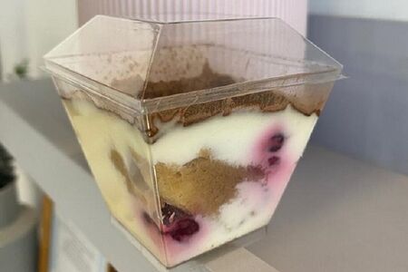 Тирамису с ликером и вишней