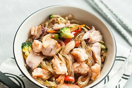 Вок Харусаме с морепродуктами