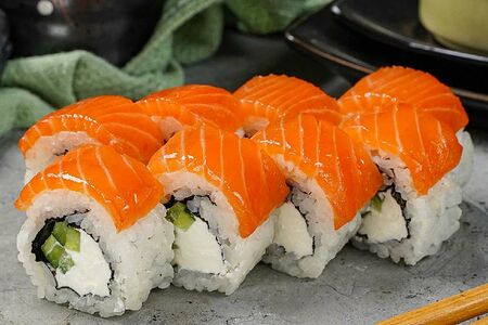 Ролл фила лайт лосось