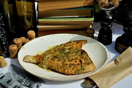 Жареная камбала с каперсами и лимоном