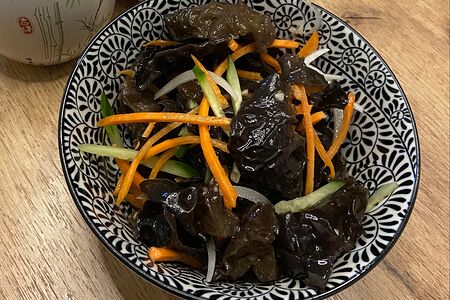 Салат из древесных грибов