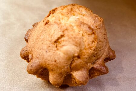 Кекс с изюмом