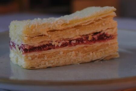 Торт Наполеон с малиной
