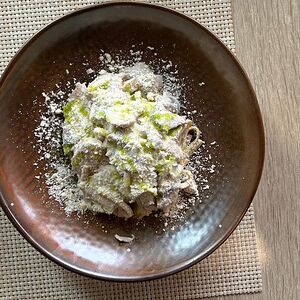 Паста с цыпленком и грибами