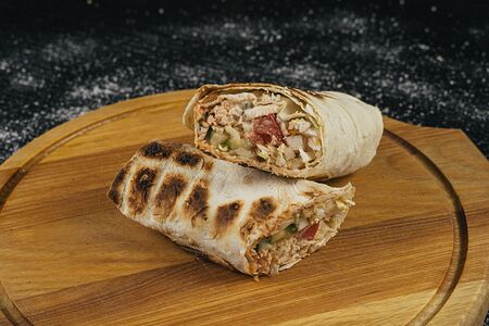 Шаурма из курицы на углях