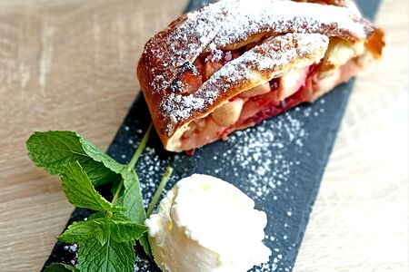 Штрудель яблочный