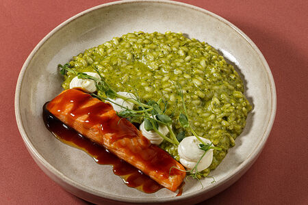 Ризотто со стейком из лосося