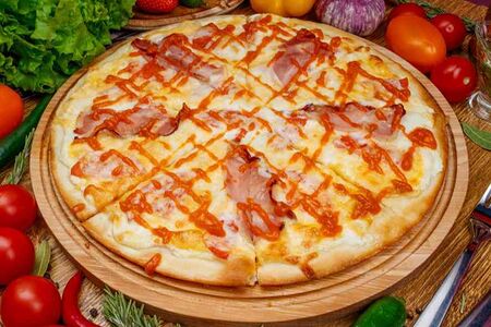 Пицца с беконом