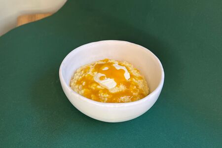 Пшенная каша на кокосовом молоке с пюре манго