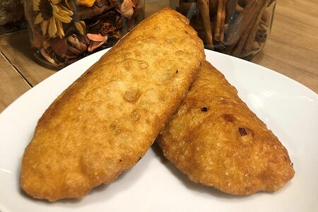 Пирожок жареный с картошкой