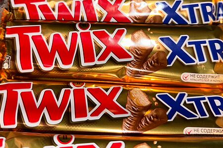 Конфета Twix Extra