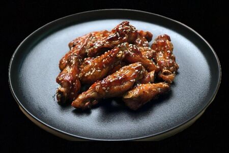 Куриные крылья в острой панировке