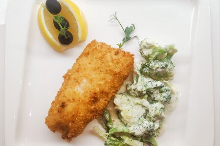 Судак и брокколи в сливках