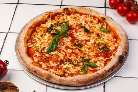 Пицца Маргарита со страчателлой