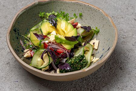 Салат из томатов с брынзой