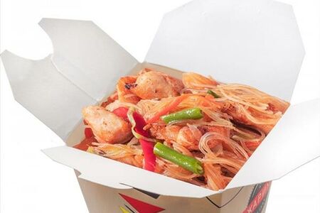 Фунчоза с куриной грудкой в устричном соусе