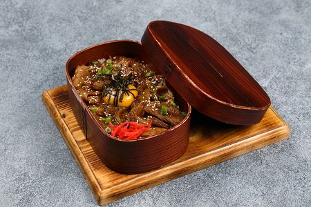 Говядина Якинику с сырым желтком