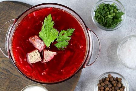 Борщ красный с говядиной