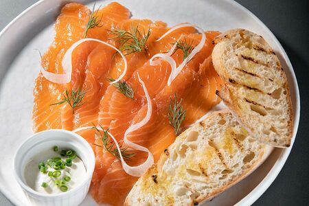 Слабосоленый лосось