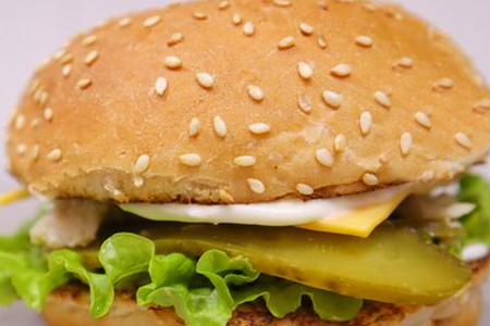 Булочка с курицей