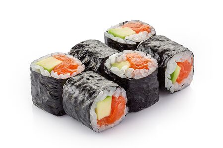 Ролл с лососем и авокадо