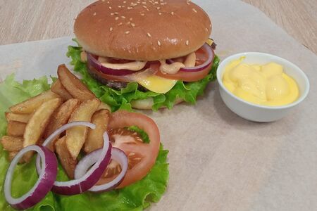 Бургер с мраморной говядиной