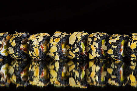 Black миндаль