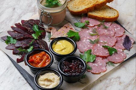 Мясная тарелка