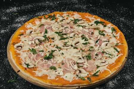 Пицца с беконом