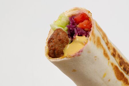 Завертон с веганскими фрикадельками