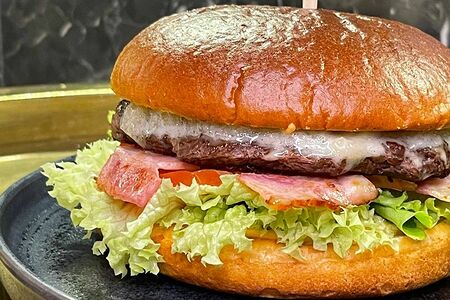 Бургер с персиком и душой