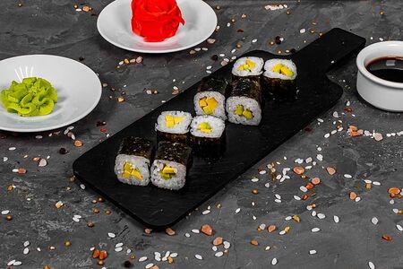 Мини-ролл с авокадо