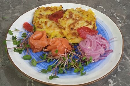 Драники с лососем