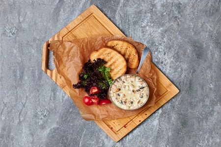 Жюльен с курицей и грибами