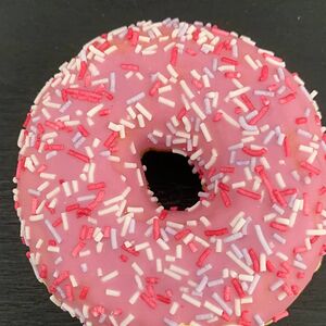 Донат Ягодный микс с начинкой