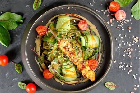 Салат с цыпленком