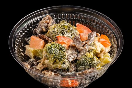 Салат с брокколи и грибами