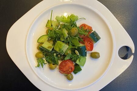 Овощной с авокадо и рукколой