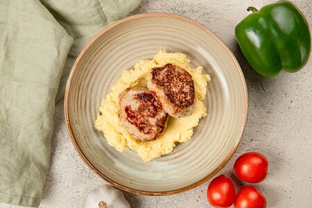 Котлеты из индейки с картофельным пюре