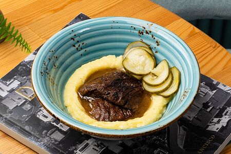 Томлёная диафрагма с пюре 