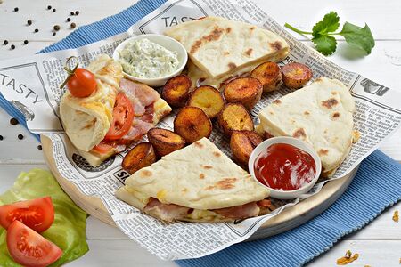 Скепасти с ветчиной и сыром